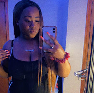 Meet your Posher, Nia